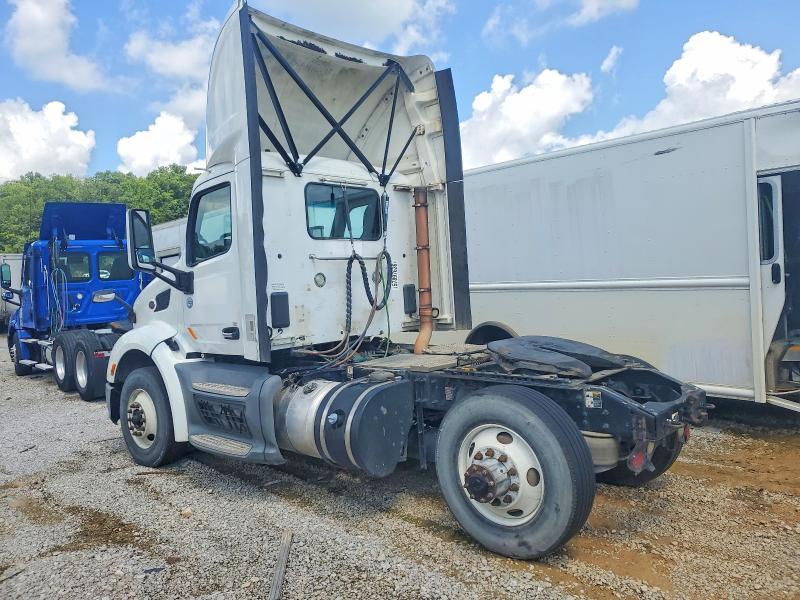 2017 Peterbilt 579 Semi Truck