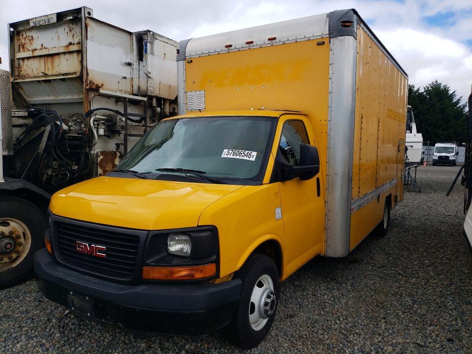 2014 GMC Savana box Truck