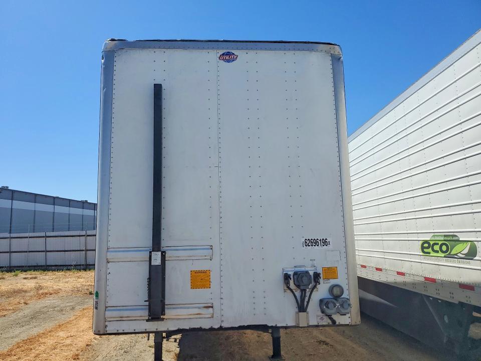 2013 Utility VS1DC DRY Van Trailer