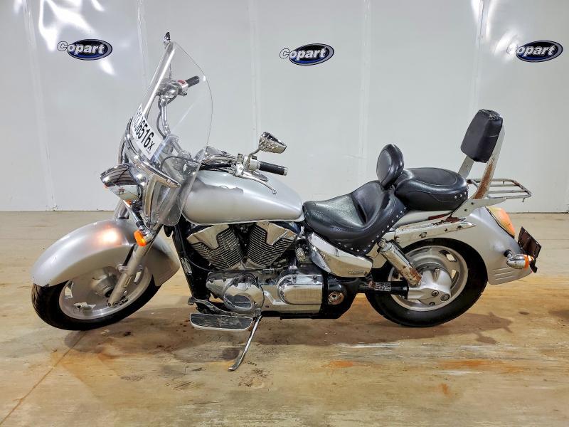 2006 Honda VTX1300 R