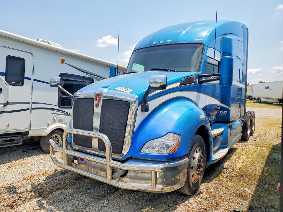2016 Kenworth Construction T680