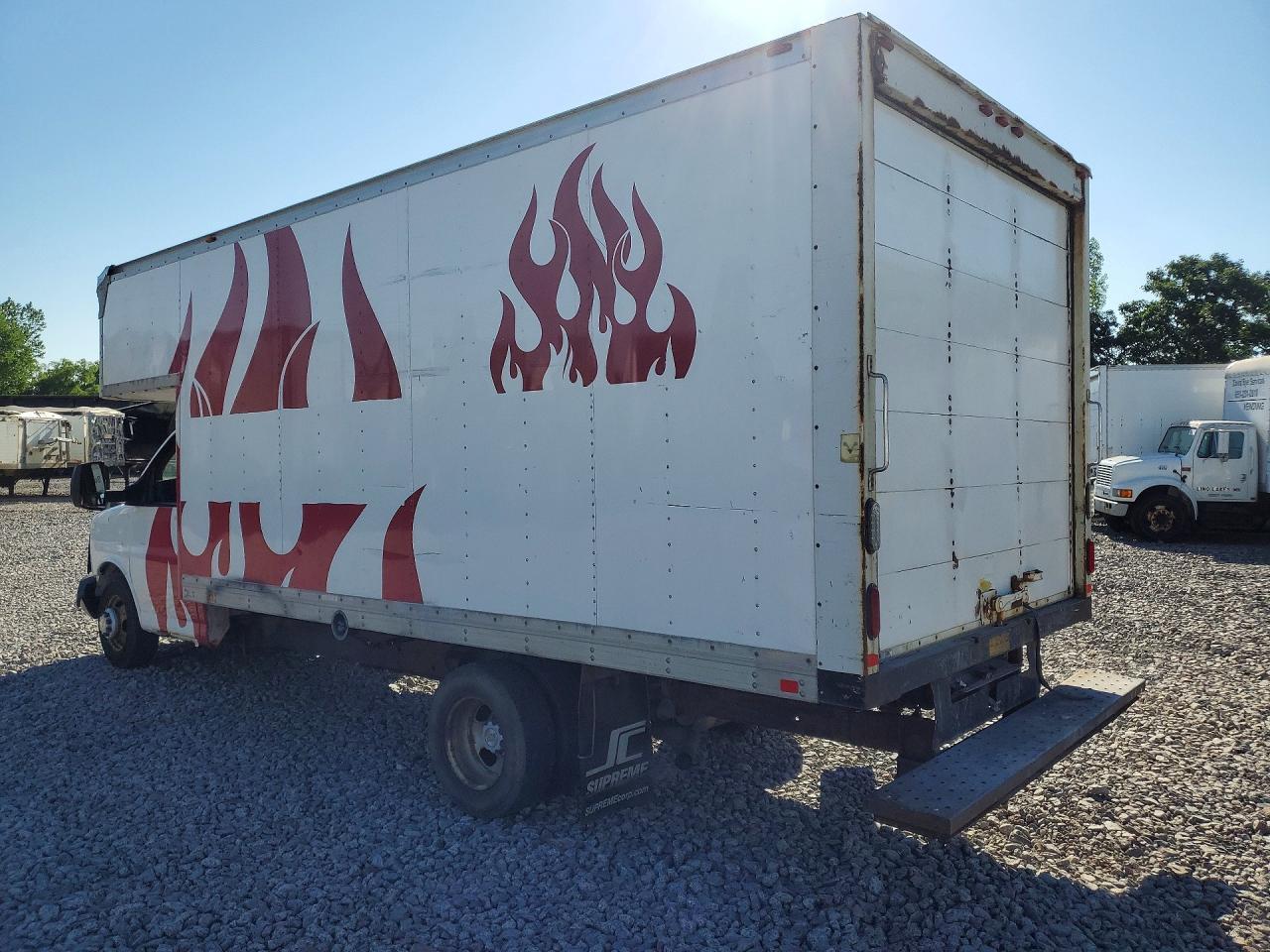 2015 Chevrolet Express-BOX Truck
