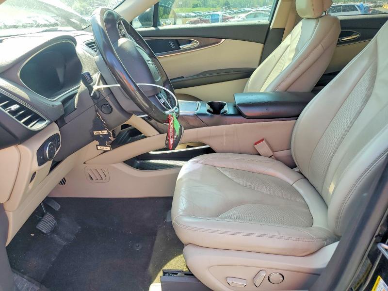 2019 Lincoln Nautilus Select