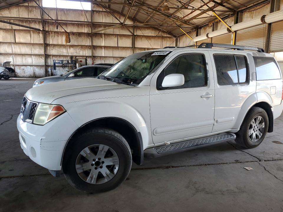 2005 Nissan Pathfinder xe