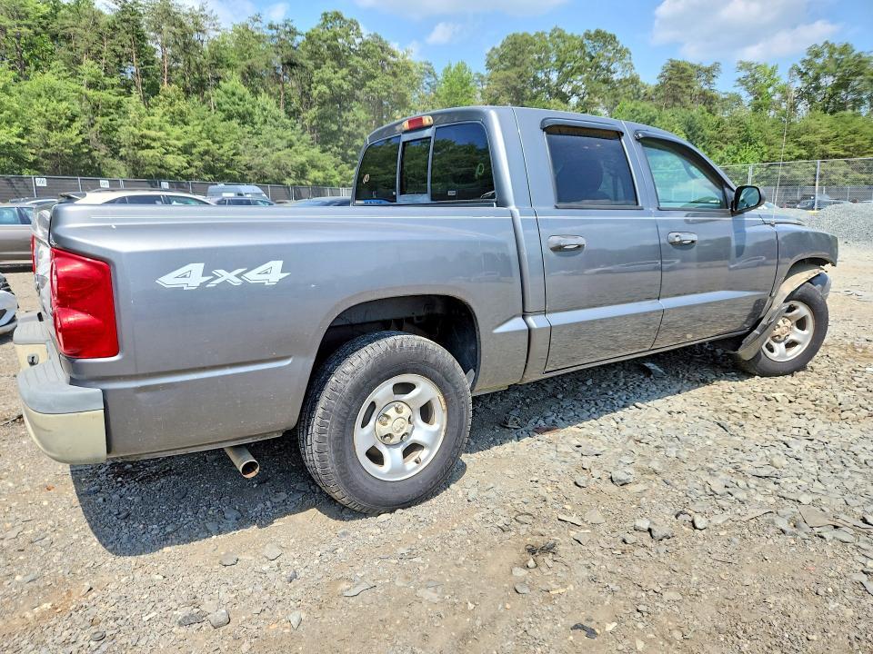 2005 Dodge Dakota Quattro
