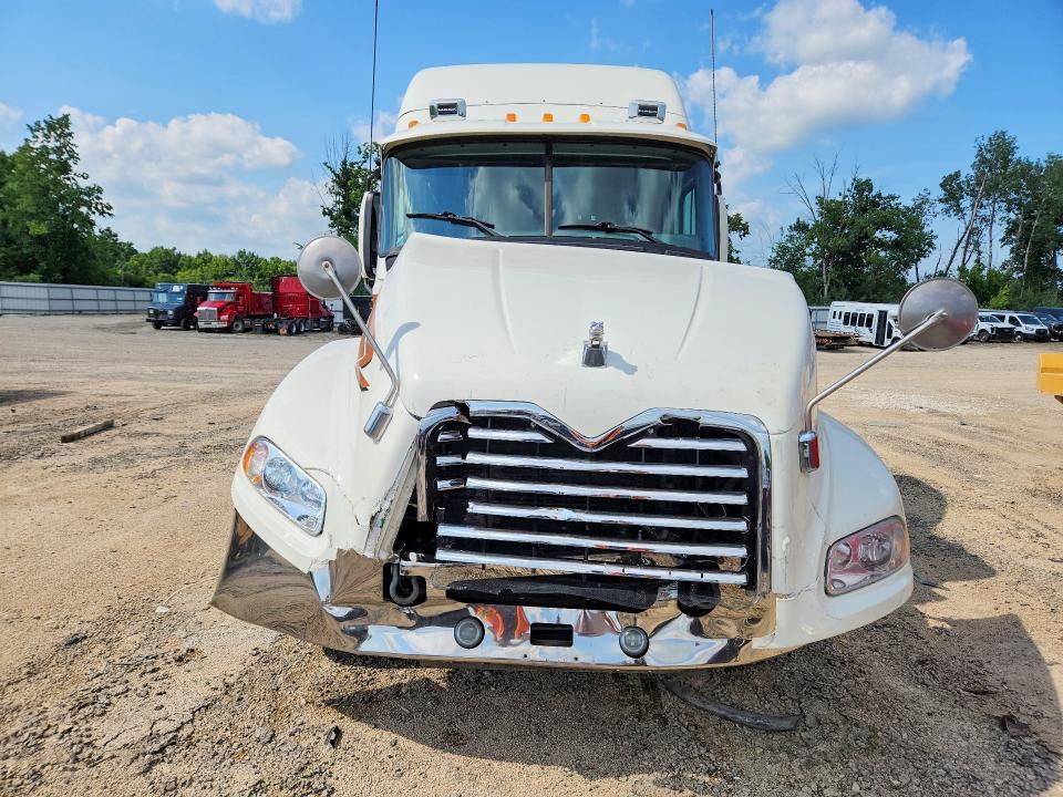 2018 Mack Cxu613 Semi Truck
