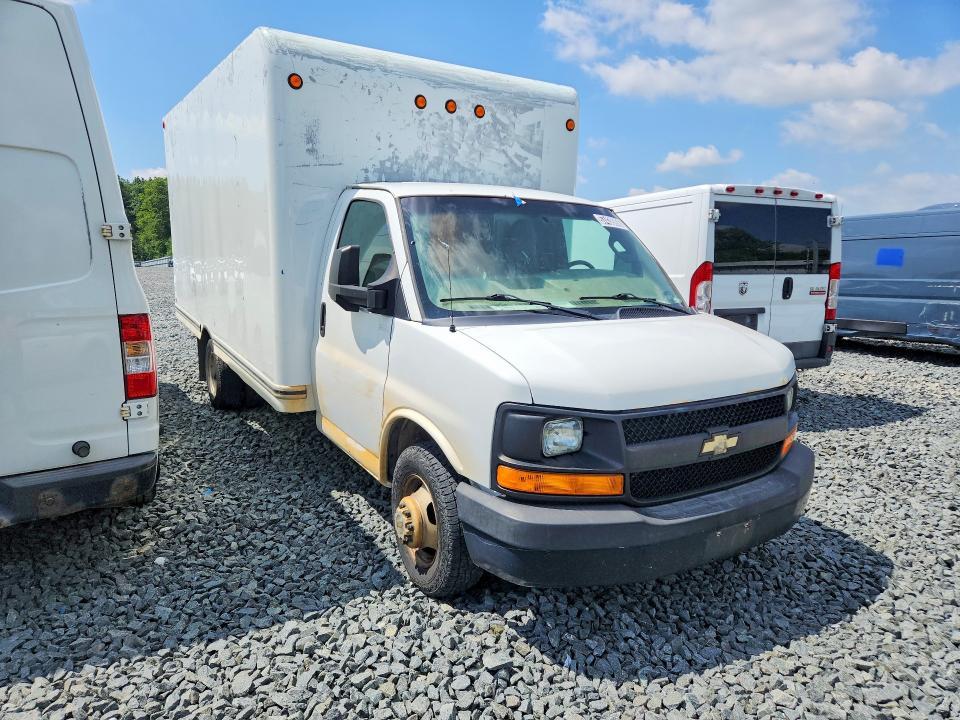 2017 Chevrolet Express BOX Truck