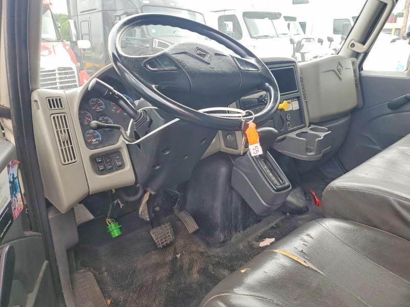 2017 International 4000 4300-semi Truck