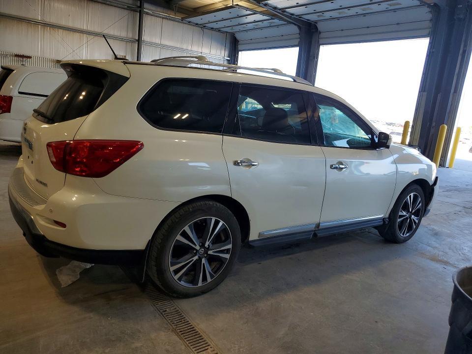 2017 Nissan Pathfinder Platinum