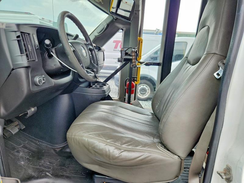 2010 Chev 2009 Chevrolet Express Shuttle Bus