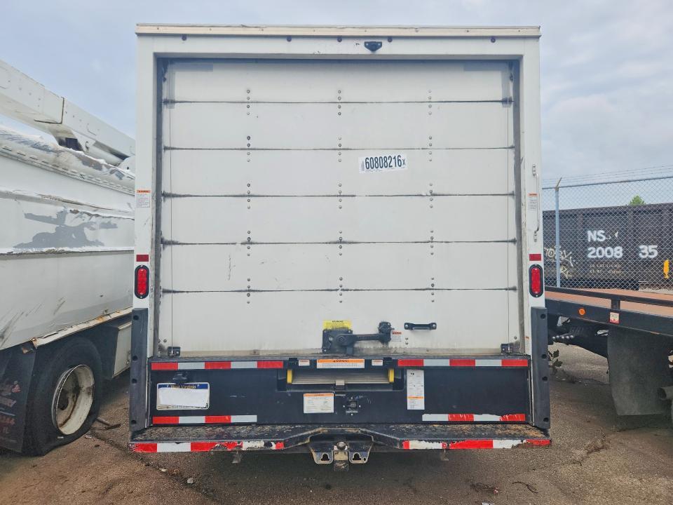 2023 GMC Savana Cutway BOX Truck