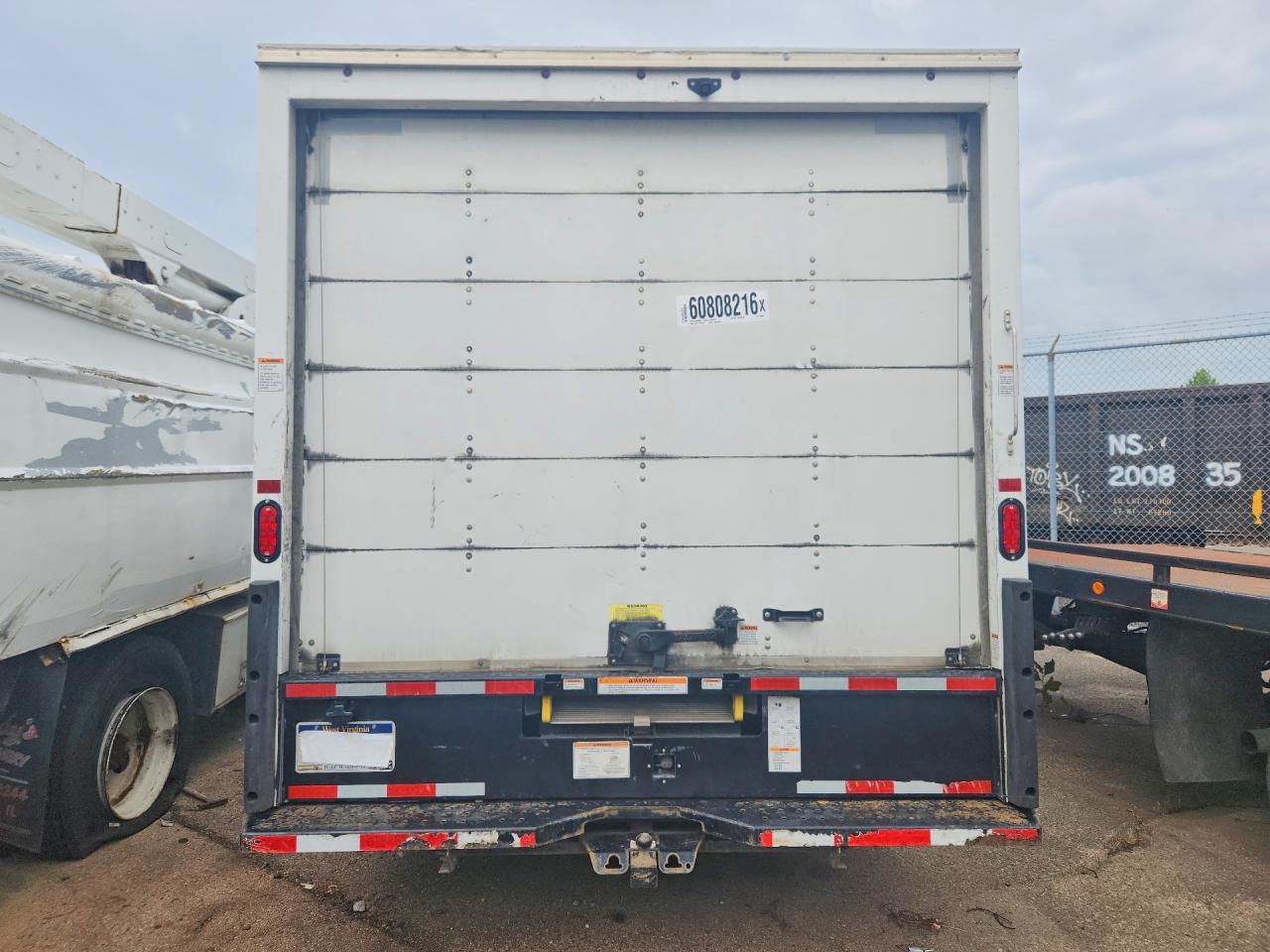 2023 GMC Savana Cutway BOX Truck