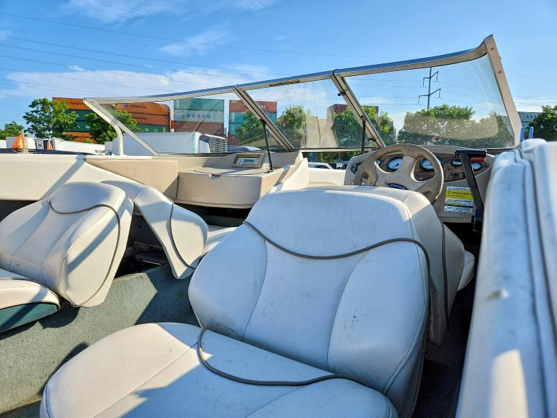 2000 Bayliner Boat-Boat