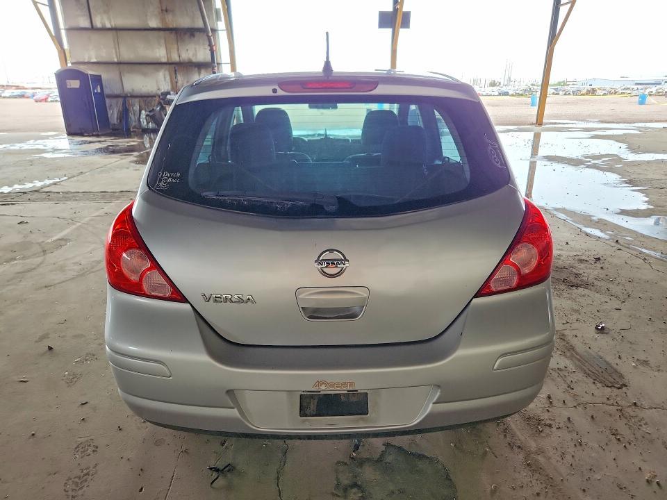 2011 Nissan Versa 1.8 s