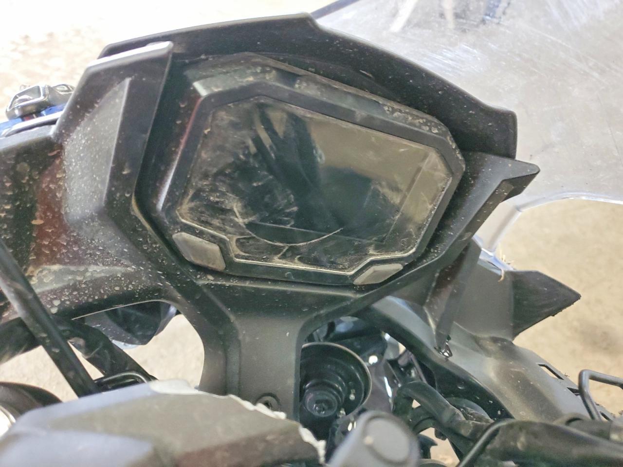 2024 Kawasaki EX650 R