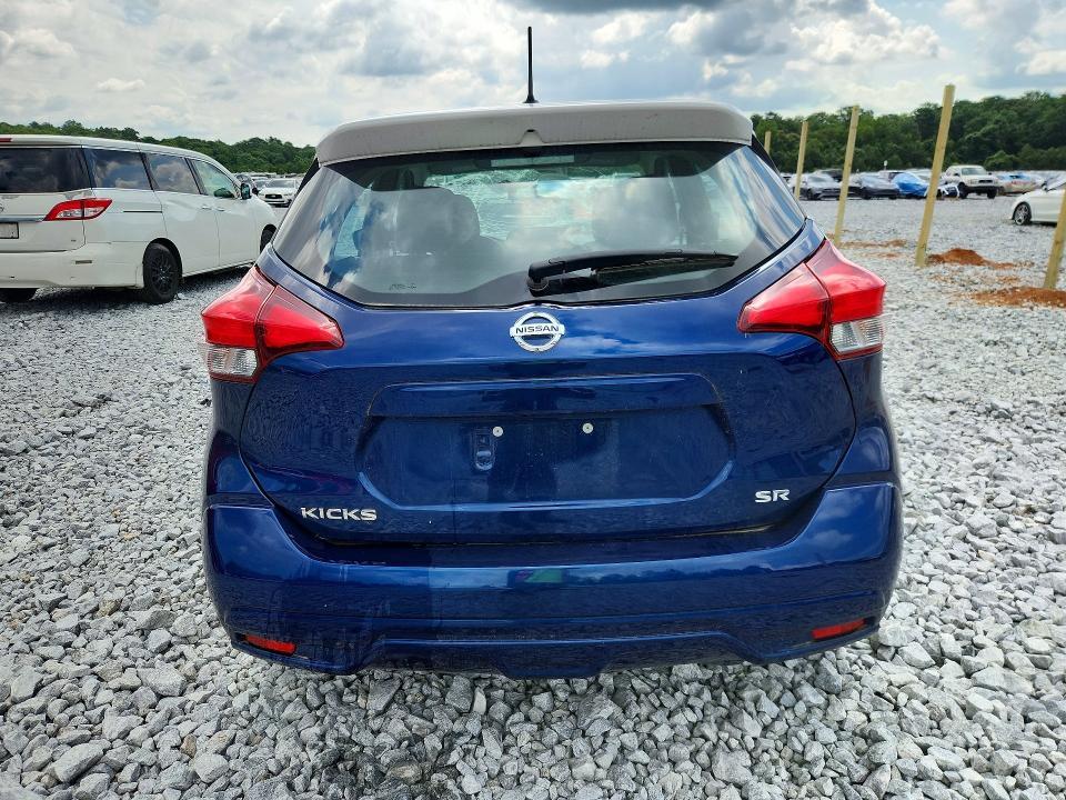 2019 Nissan Kicks sr