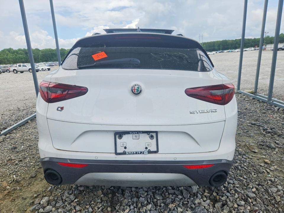 2022 Alfa Romeo Stelvio ti