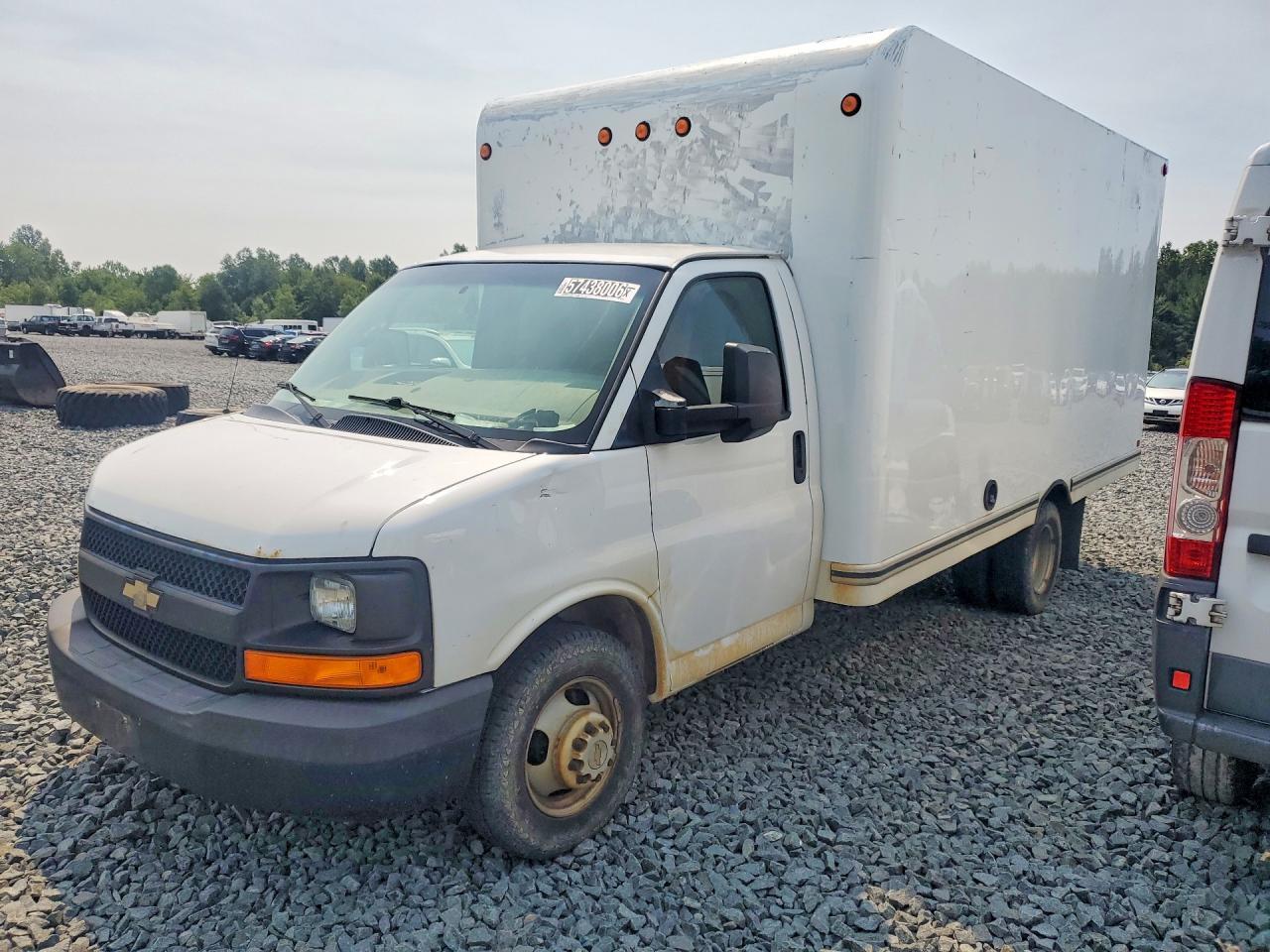 2018 Chevrolet Express BOX Truck