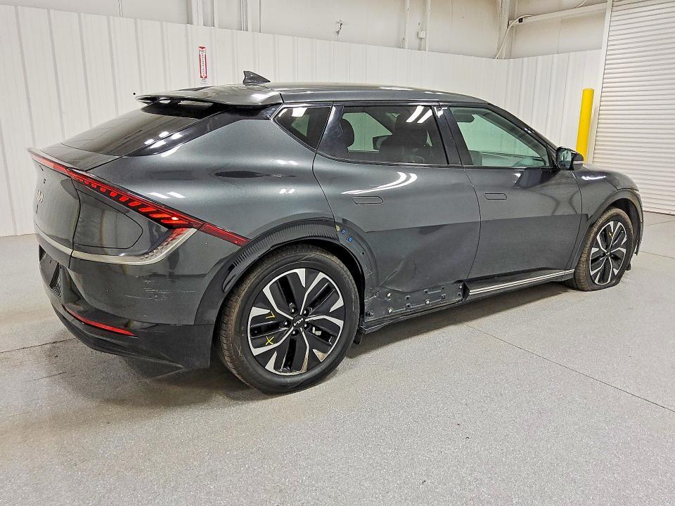 2024 KIA EV6 Wind