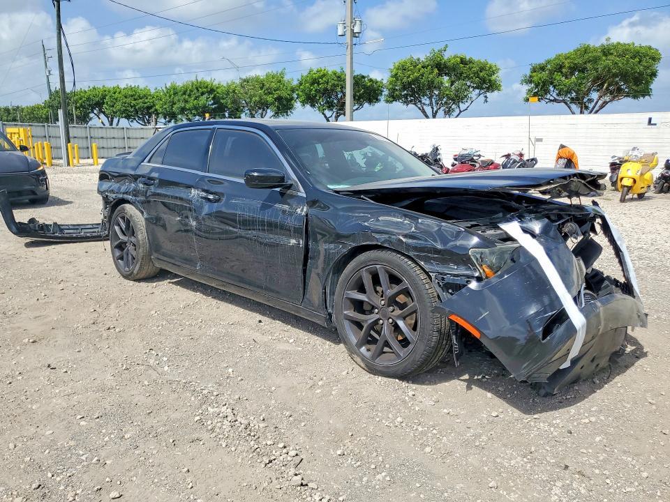 2016 Chrysler 300 Limited