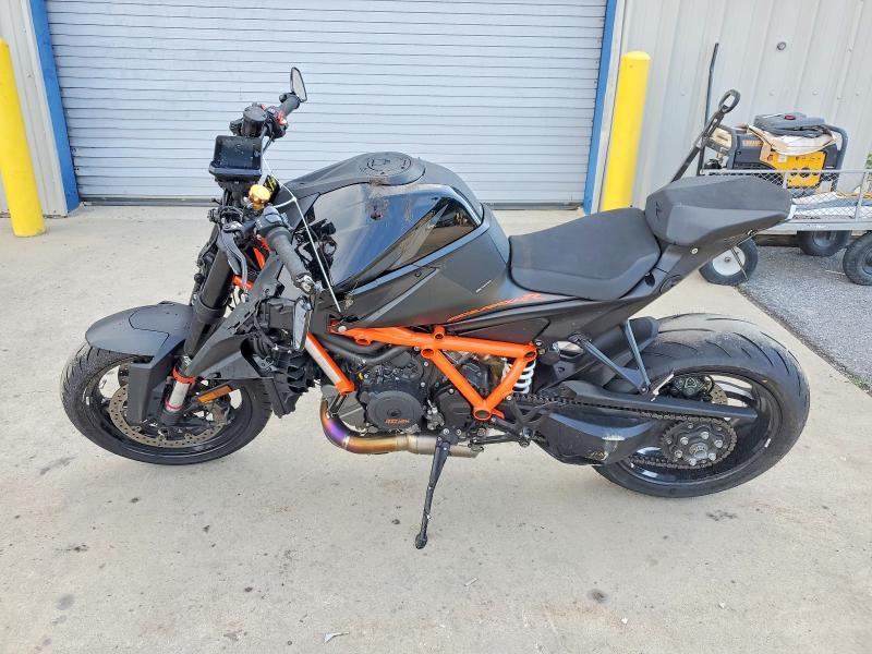 2021 KTM 1290 Super Duke R