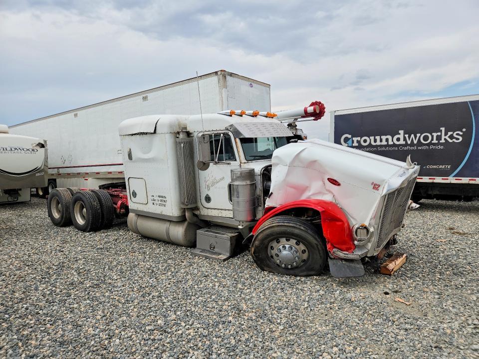 2004 Peterbilt 379 Semi Truck