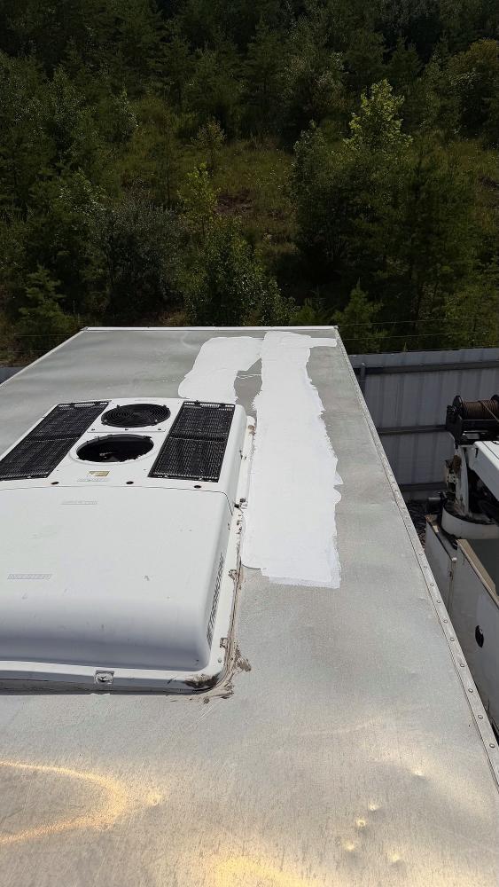 2013 Hino 258/268 BOX Truck