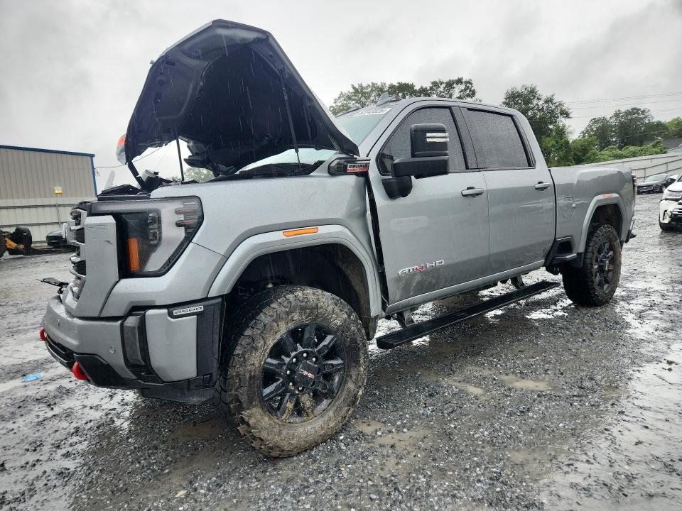 2024 GMC Sierra K2500 AT4