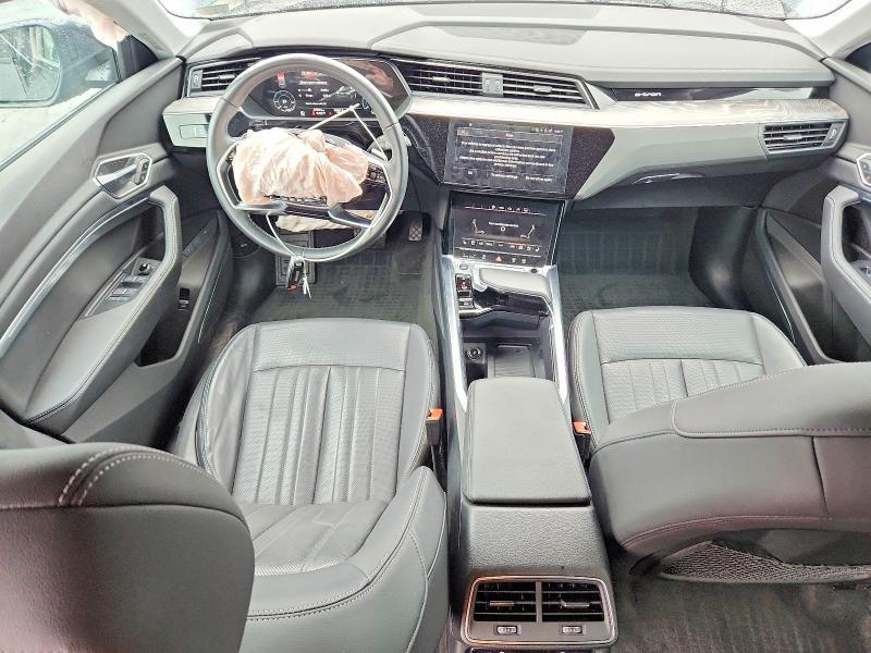 2022 Audi E-tron Premium Plus