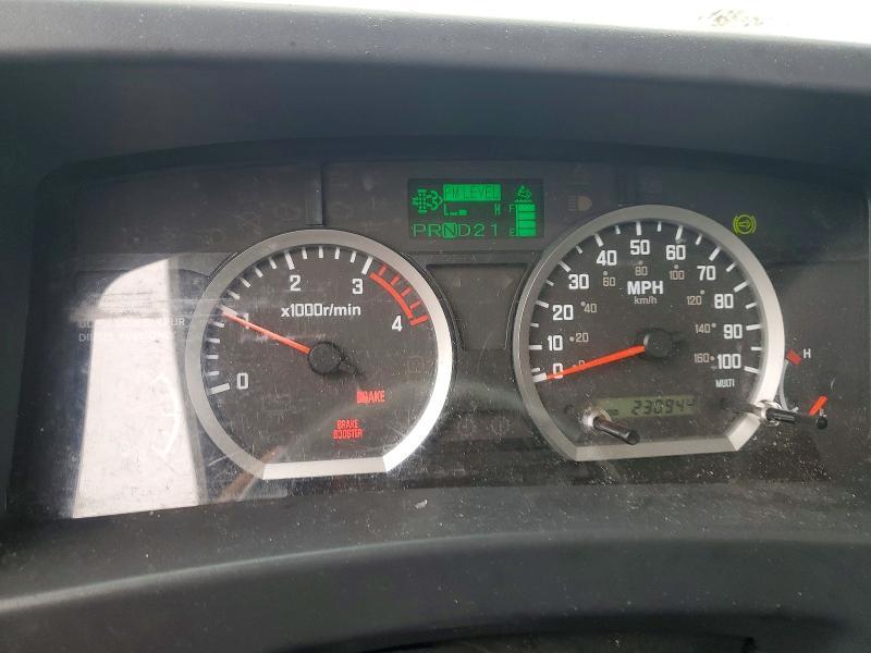 2015 Isuzu NRR Refrigerated BOX Truck