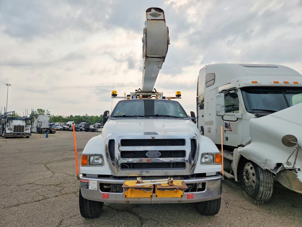 2012 Ford F750 Super Duty Bucket Truck