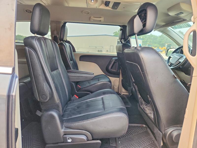 2013 Chrysler Town & Country Touring