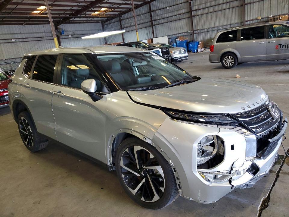 2023 Mitsubishi Outlander se
