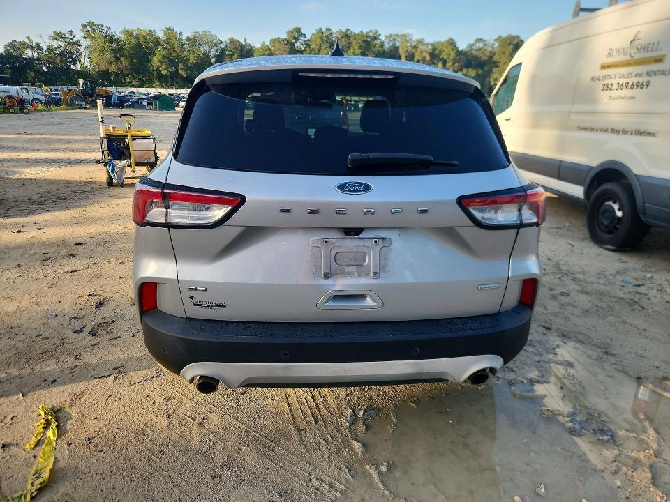 2020 Ford Escape se