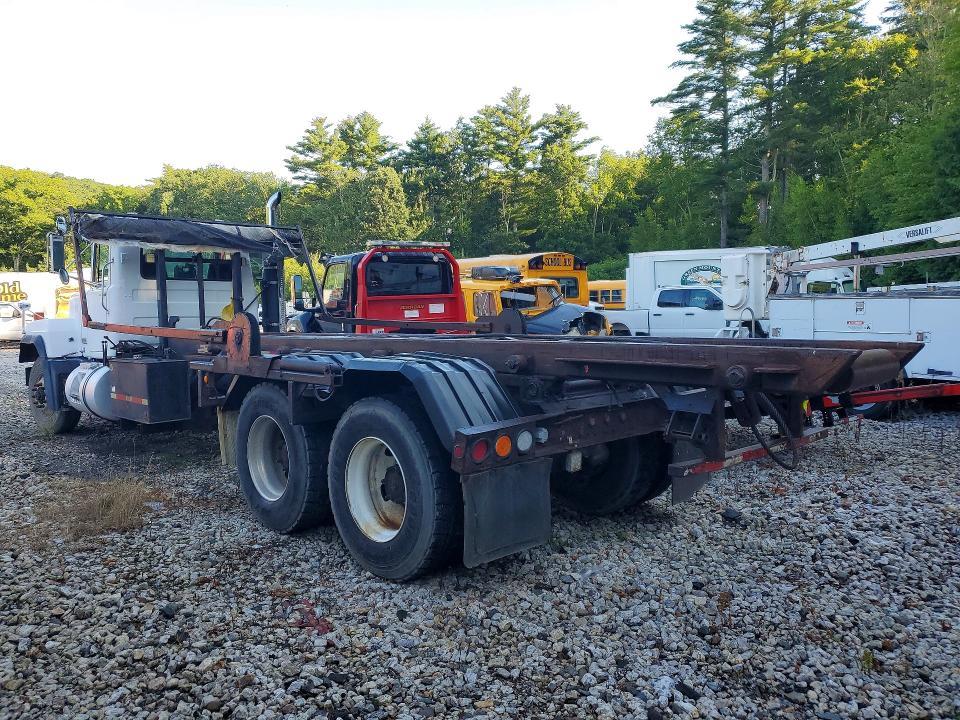 2001 Mack RD688S ROLL-OFF Container Truck