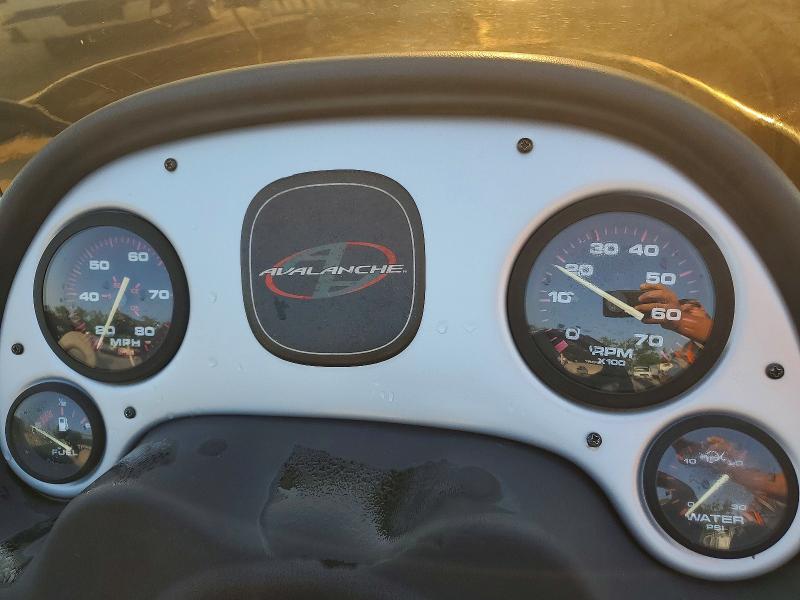 2005 Tracker Boat