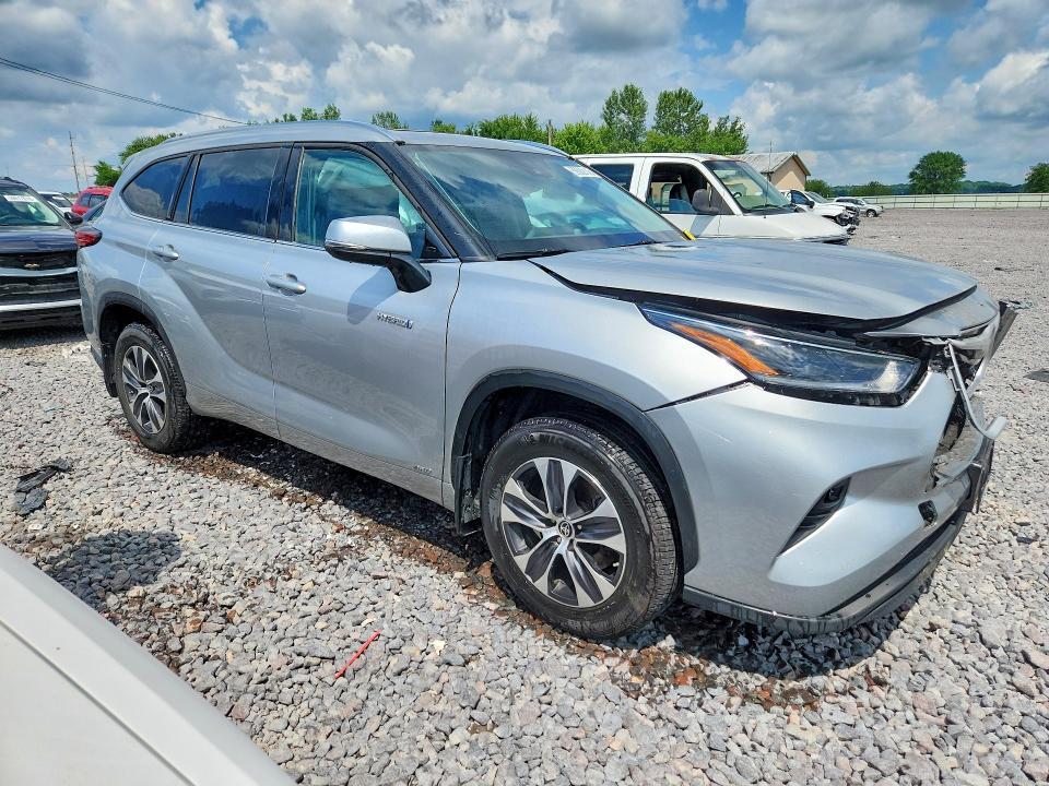 2021 Toyota Highlander Hybrid xle