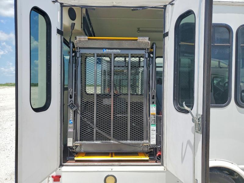 2021 Ford Econoline E350 Super Duty Cutaway Van