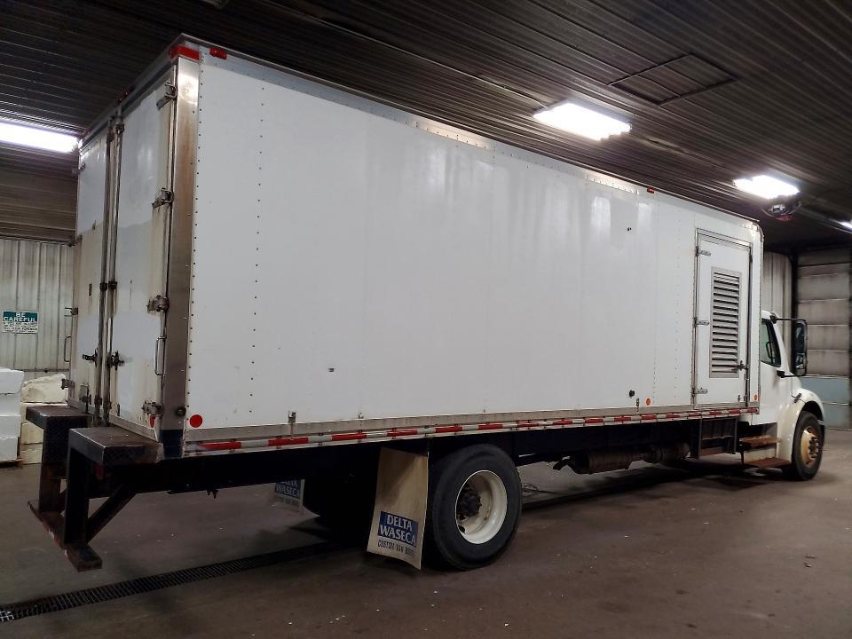 2016 Freightliner Business Class M2 BOX Truck
