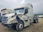 2018 Freightliner Cascadia Semi Truck