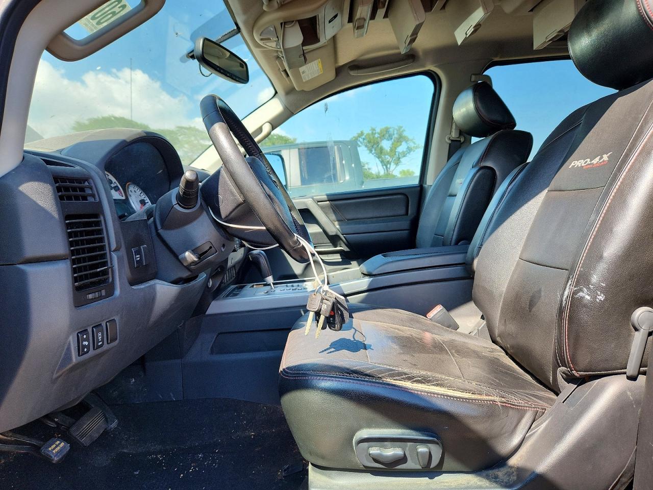 2012 Nissan Titan SV