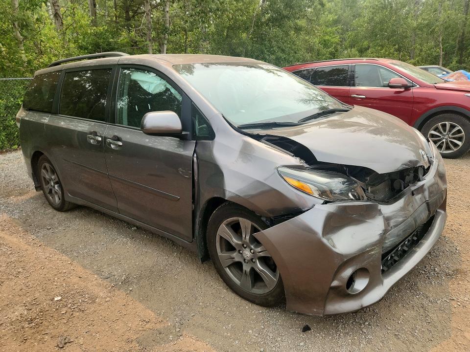 2017 Toyota Sienna se