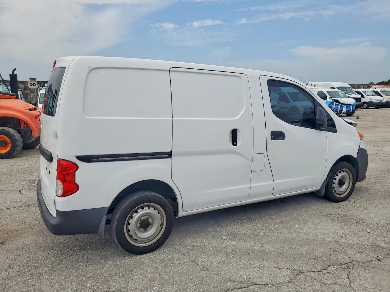 2015 Nissan NV200 S