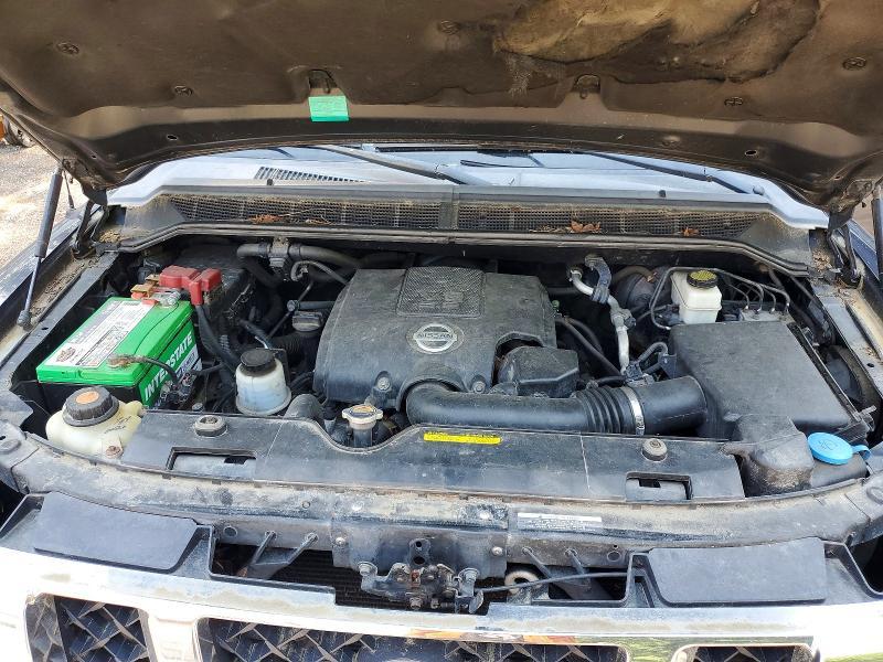 2011 Nissan Titan SV