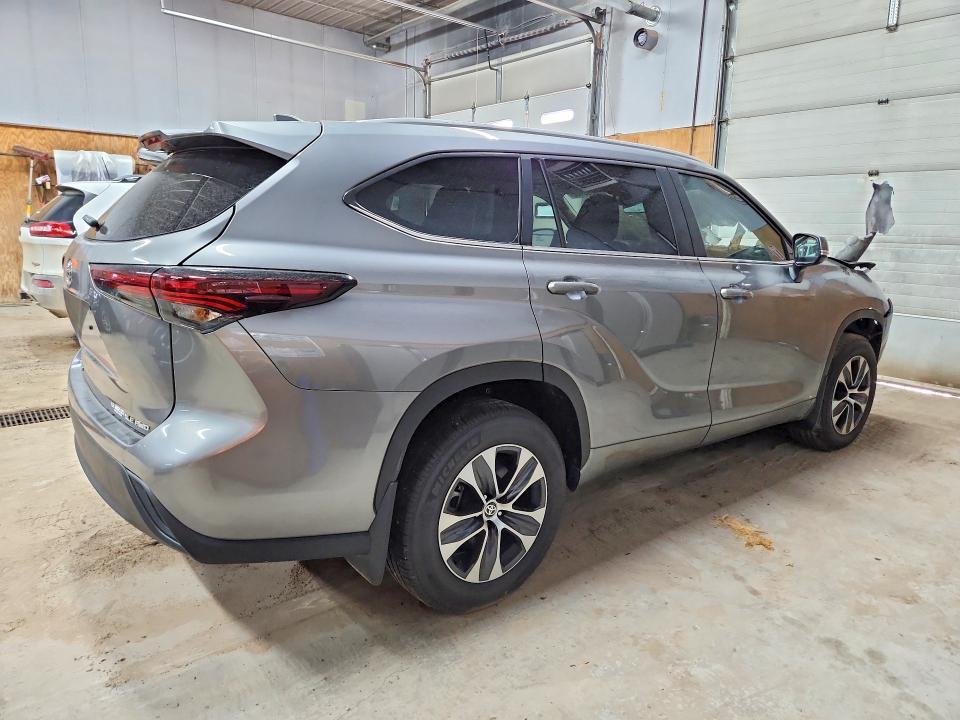 2025 Toyota Highlander xle