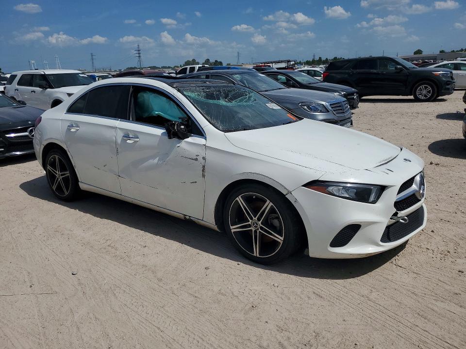 2019 Mercedes-Benz A 220