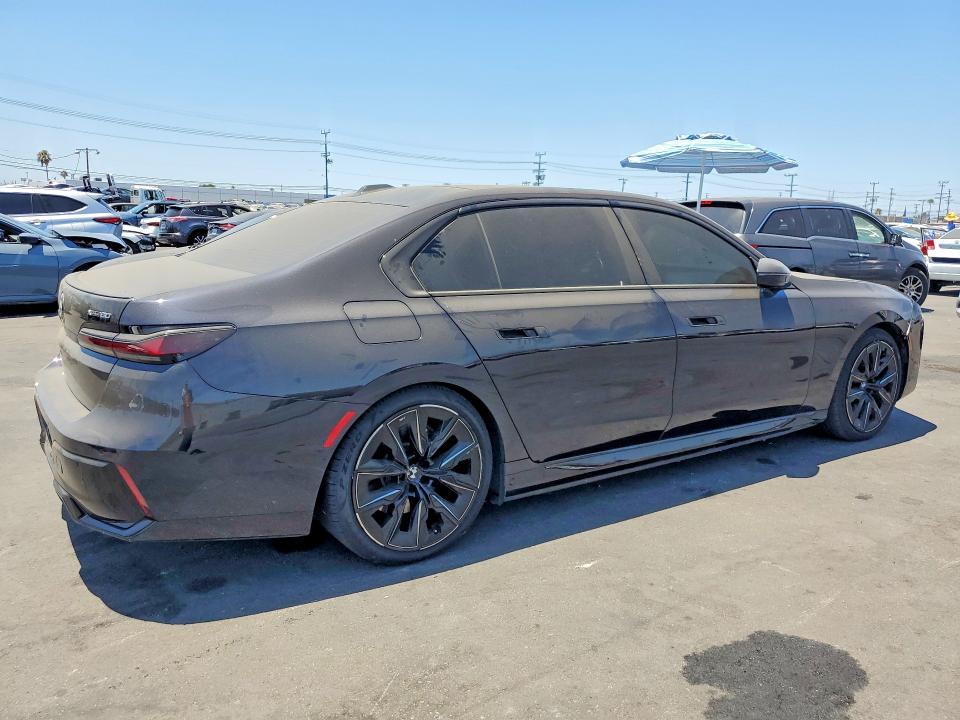2025 BMW I7 xDrive60