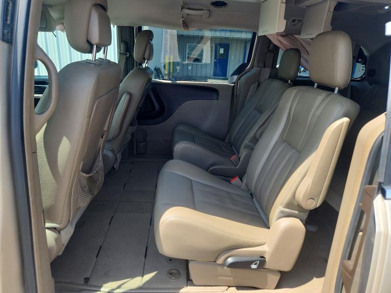 2016 Chrysler Town & Country Touring