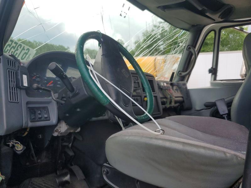 2007 International 4400 Flatbed Truck