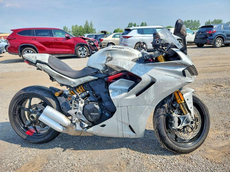 2022 Ducati Supersport